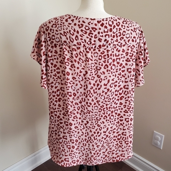 Penningtons V-Neck Blouse with Button Front Size 1X - Picture 9 of 12